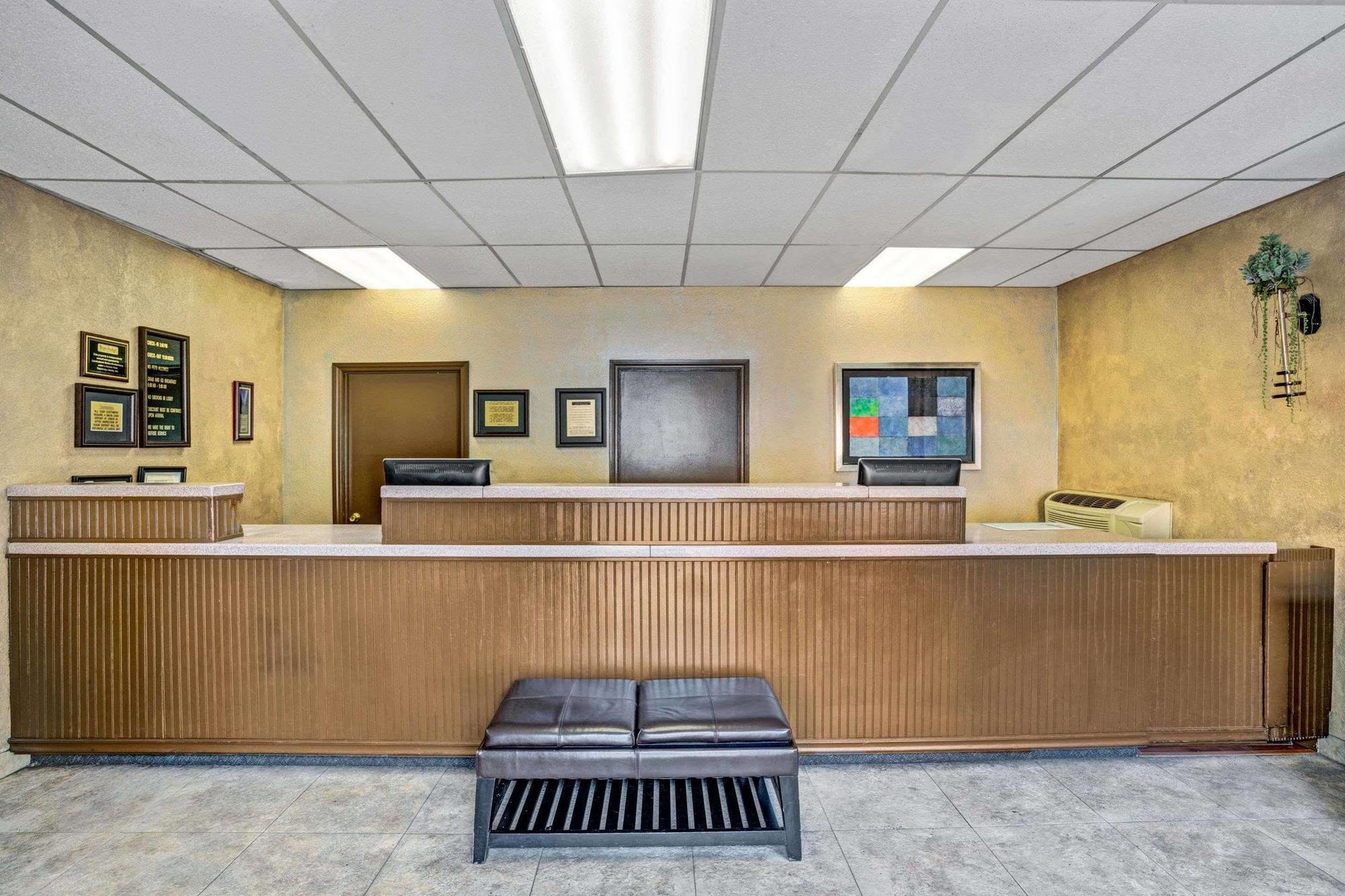 Travelodge By Wyndham Las Vegas Center Strip Exterior photo